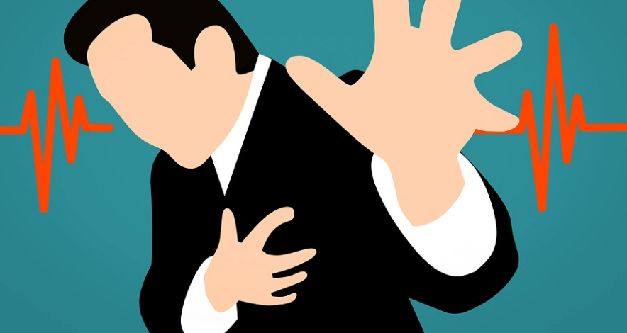 가슴 통증을 호소하는 남성