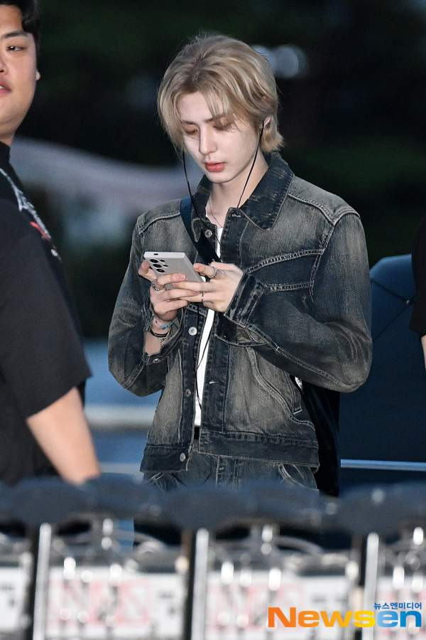 보이넥스트도어 소개 및 음악 활동