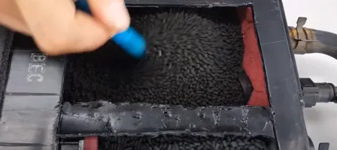 캐니스터 내부 활성탄