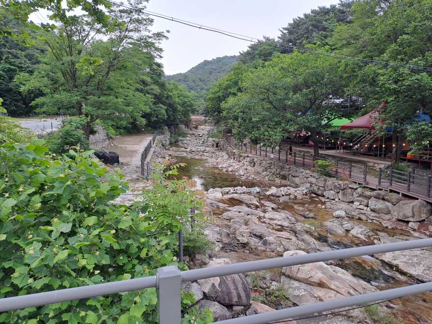 백운힐링밸리 캠핑장 앞 백운계곡
