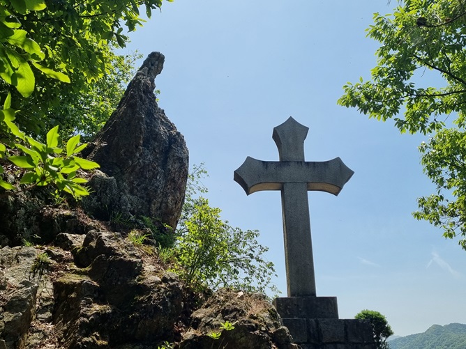 치명자산 성지 예수 마리아 바위