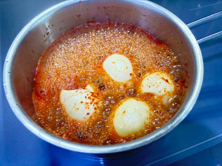 음식이 끓고 있는 사진