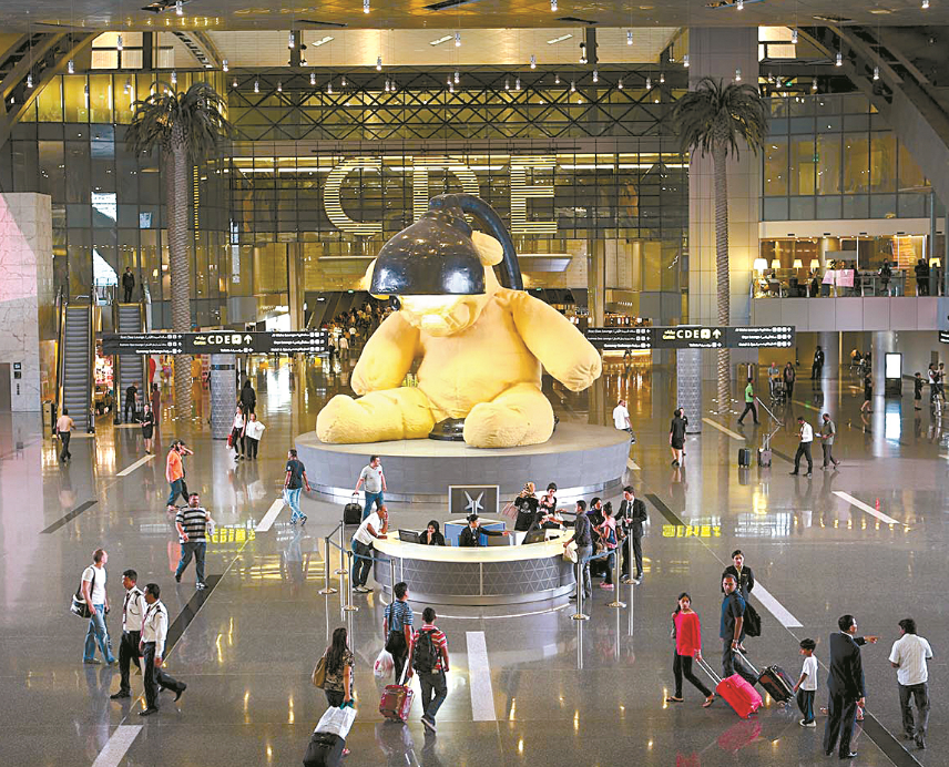 두바이 공항 트레이트 마크 곰 사진