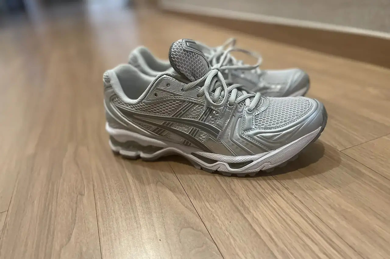 아식스 젤카야노 14 측면