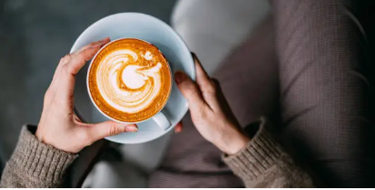 직장인 필수 커피, 과다 섭치가 건강에 주는 경고