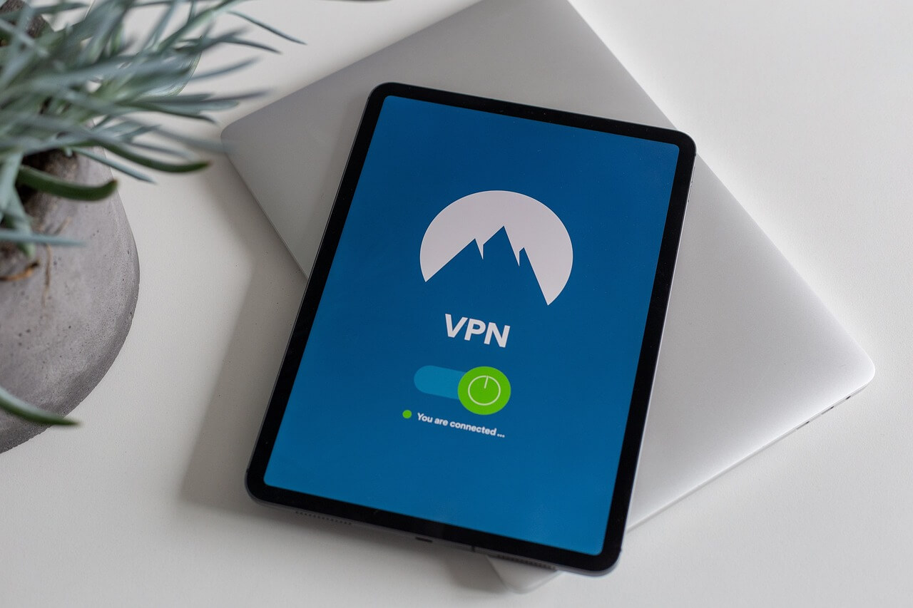 개인정보 수집 차단을 위한 보안 툴과 기술 활용 (보안 앱, VPN, 광고 추적 차단)