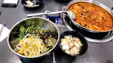 비빔밥&amp;#44;국물김치&amp;#44; 낙곱새 한상