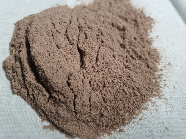 갈색의 단백질 파우더