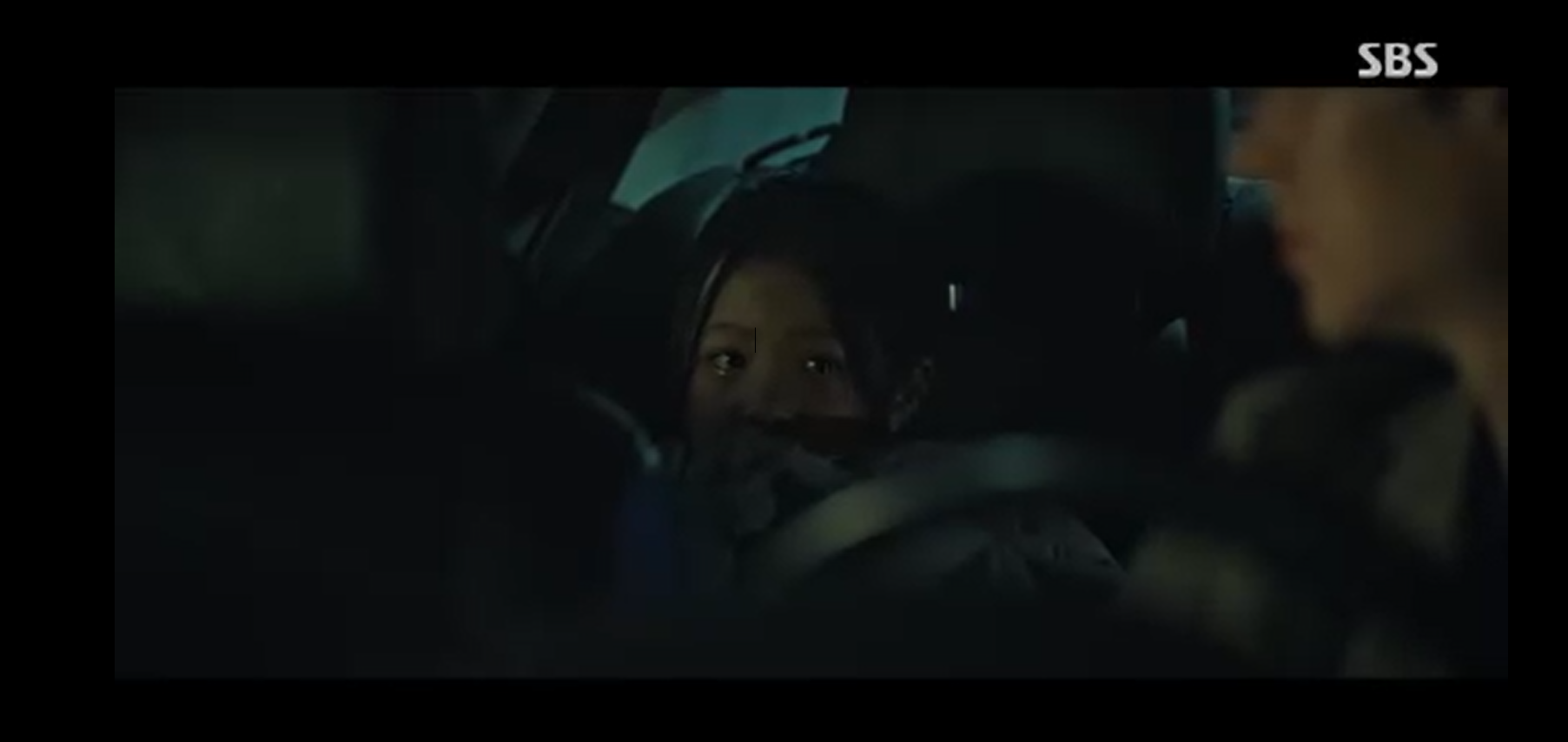 모범택시 시즌2 서연이 도기의 모범택시에 숨어있습니다.