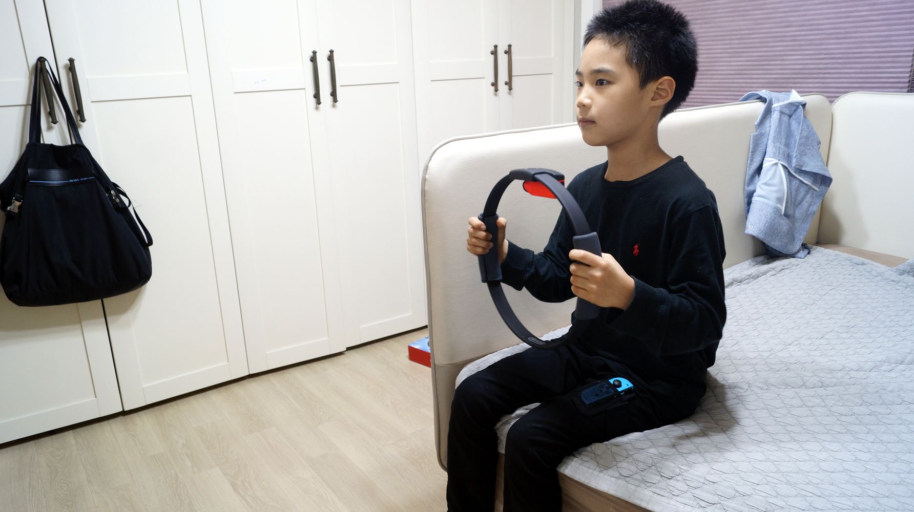 링피트 링핏과 레그 스트랩을 한 모습