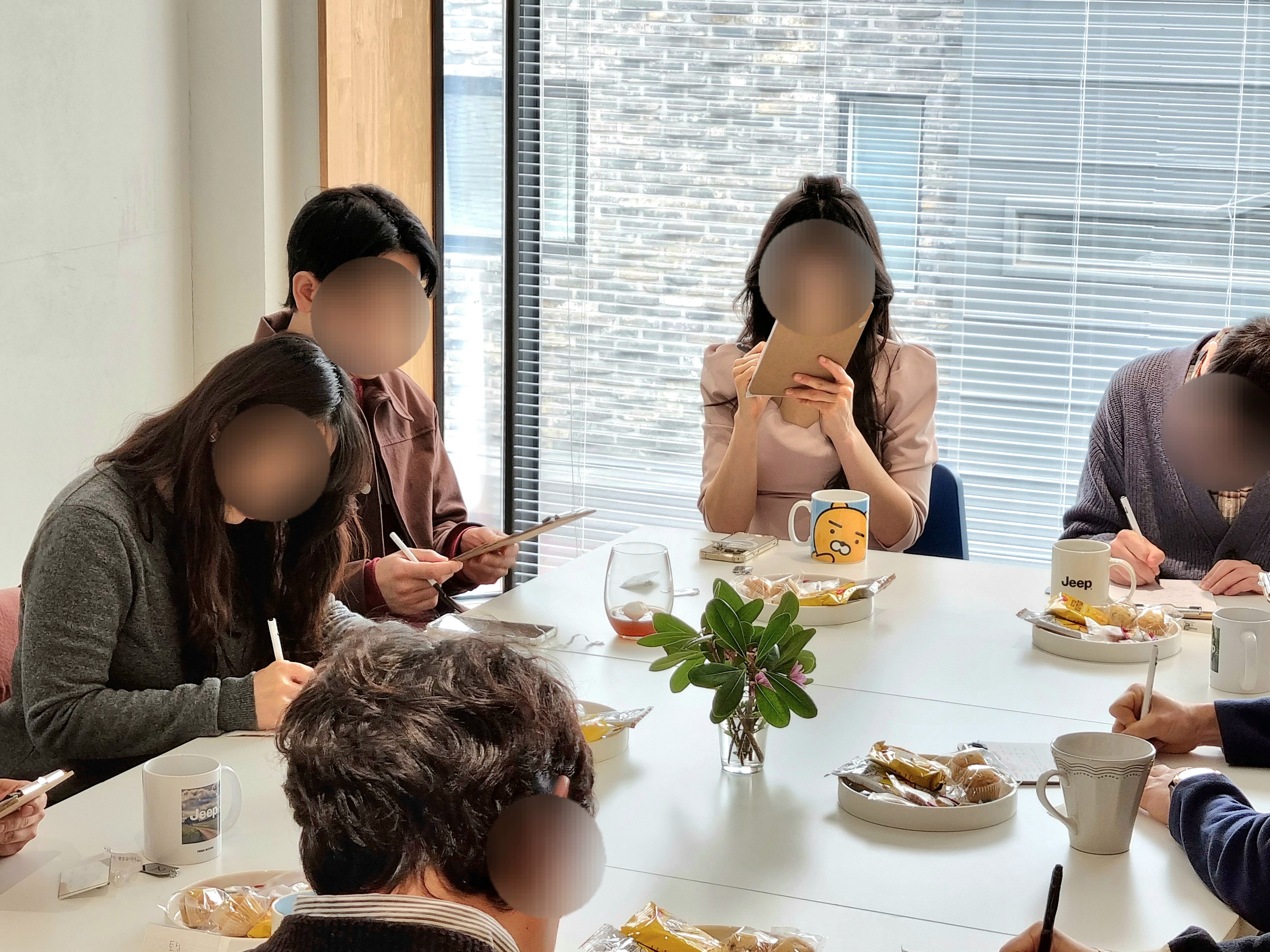 라이브원스 핫브릿지 소개팅 라이브원스 데이터 기반의 큐레이션 소개팅 서비스