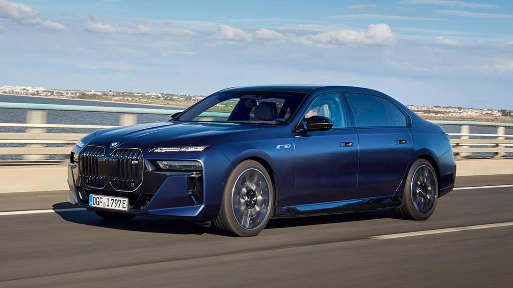 2025 BMW i7 가격 제원 디자인 출시일 최신