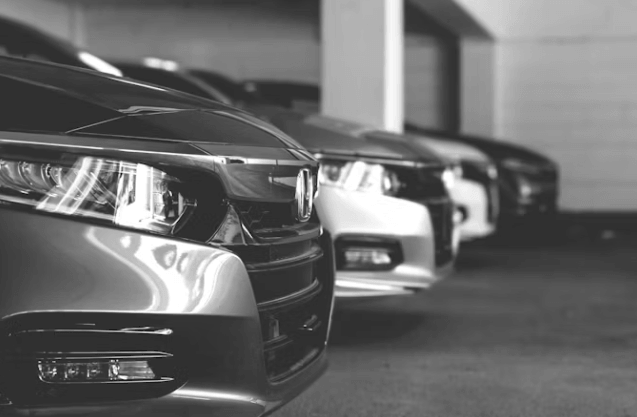 고물가 시대 내 차 팔기&amp;#44; 직거래와 플랫폼 수익 전략