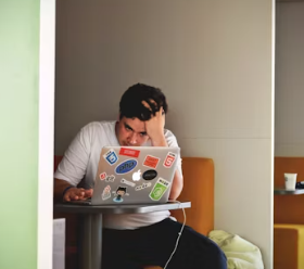 편두통 원인 증상 없애주는 간단한 습관 5가지