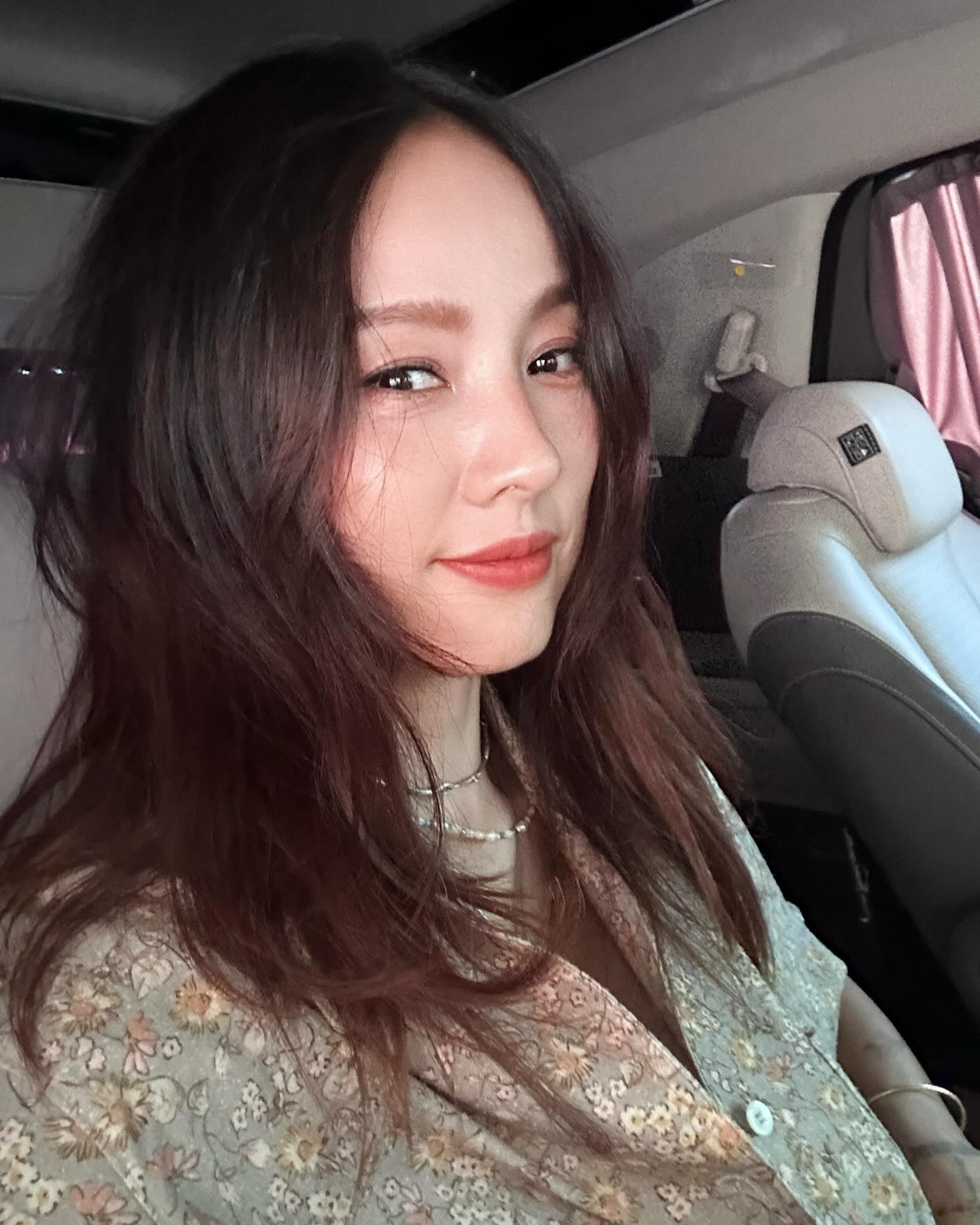 이효리가 신자 터졌다! 발가락 신발이 패션템이 된 이유 