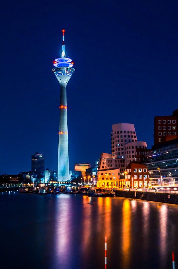 미디어 아트에서 조명이 보이는 효과