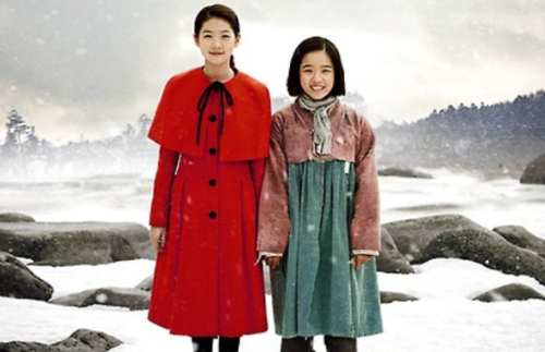 눈길 영화 주인공 김새론과 김향기 사진