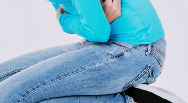 변이-마려워-주저앉은-사람