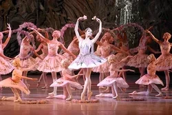 대한민국 발레의 미래, 발레리노 전민철: 그의 빛나는 경력과 세계를 향한 도약