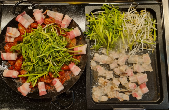 생방송투데이 철판쭈꾸미 볶음밥 덮밥 우삼겹 대패삼겹살 10000원 막퍼주는집 인천 서구 청라 쭈꾸미당