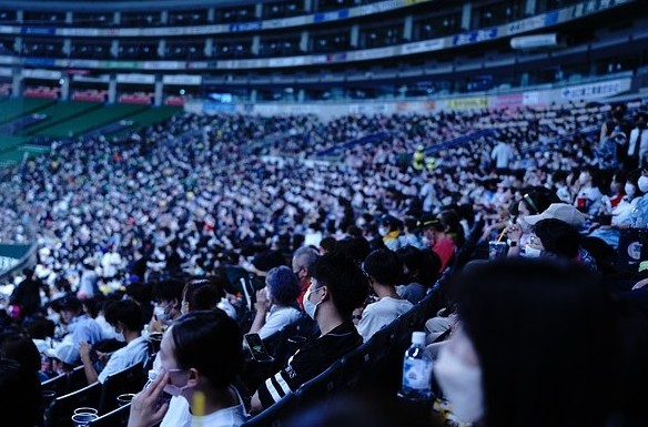 여성 팬 사진