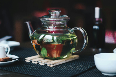 매일 마시는 루이보스를 '고급 스파'의 맛으로 바꾸는 마법 평범한 허브티를 10배 맛있게 만드는 마법 재료 3가지