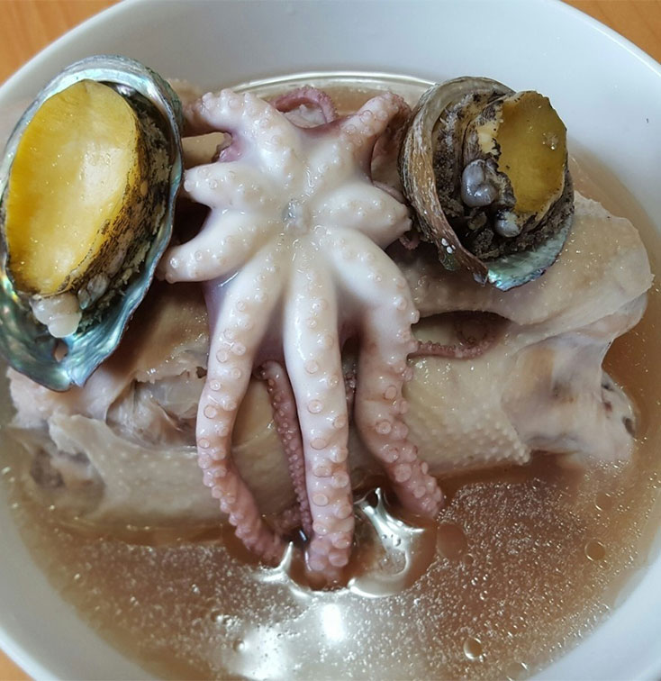 직접 끓인 전복 낙지 삼게탕