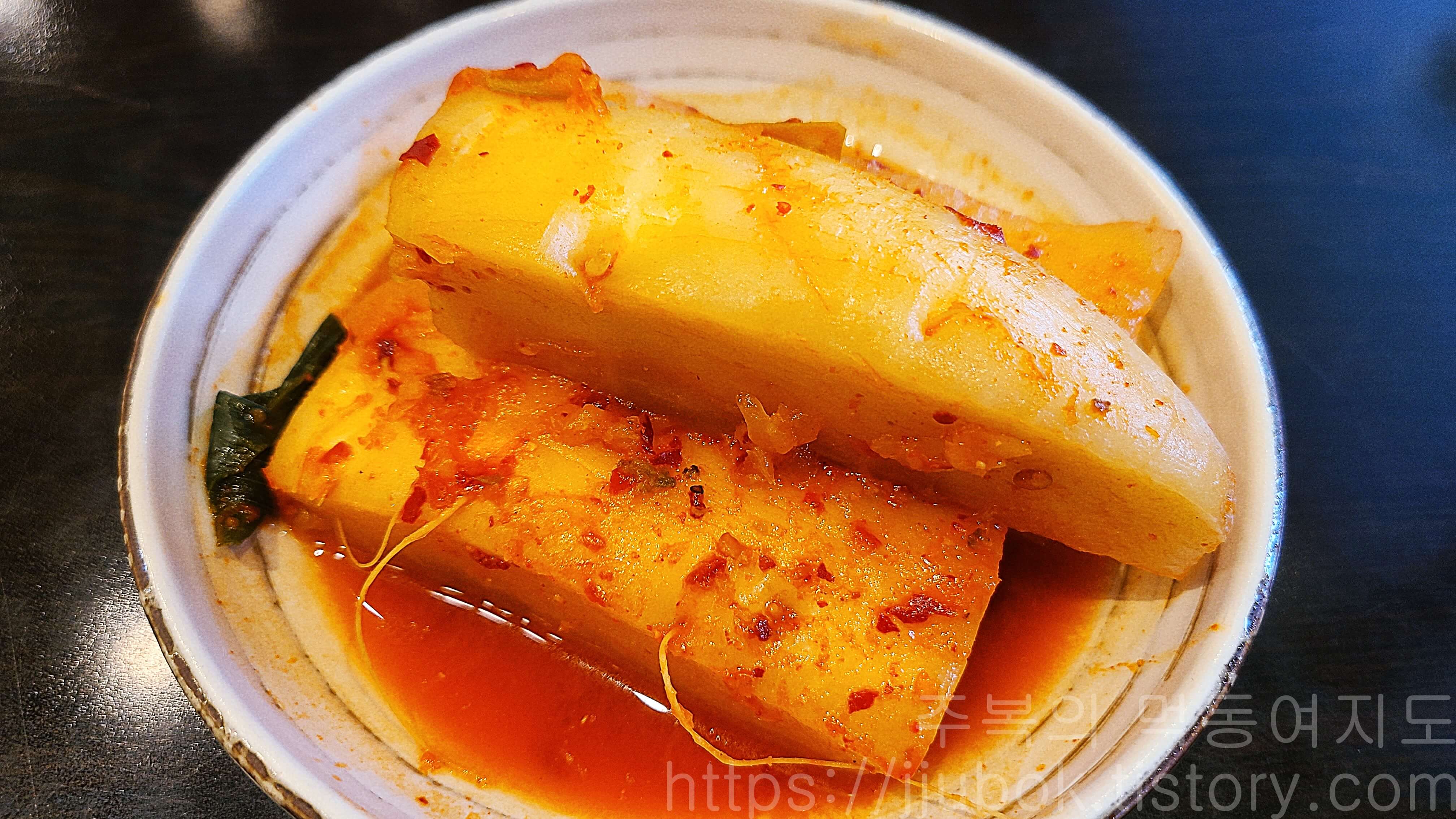 경복궁삼계탕-밑반찬-깍두기