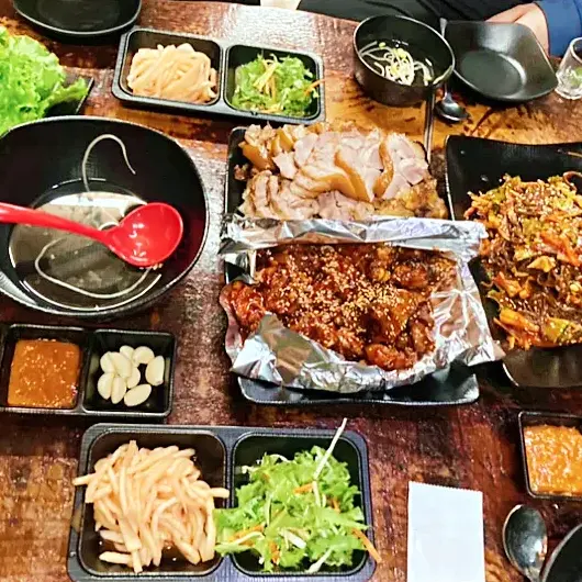 생생정보 중랑구, 사가정역 28년 전통 반반 족발 맛집