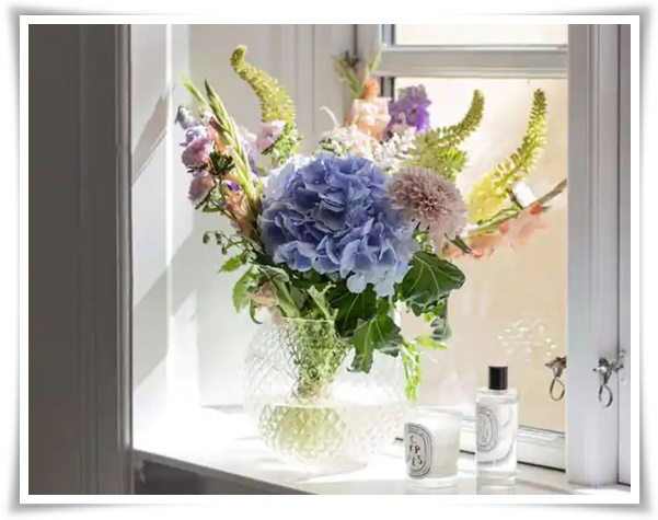 "생화 꽃다발" 특별한 순간을 오래 보관하는 신선함 유지 비결!