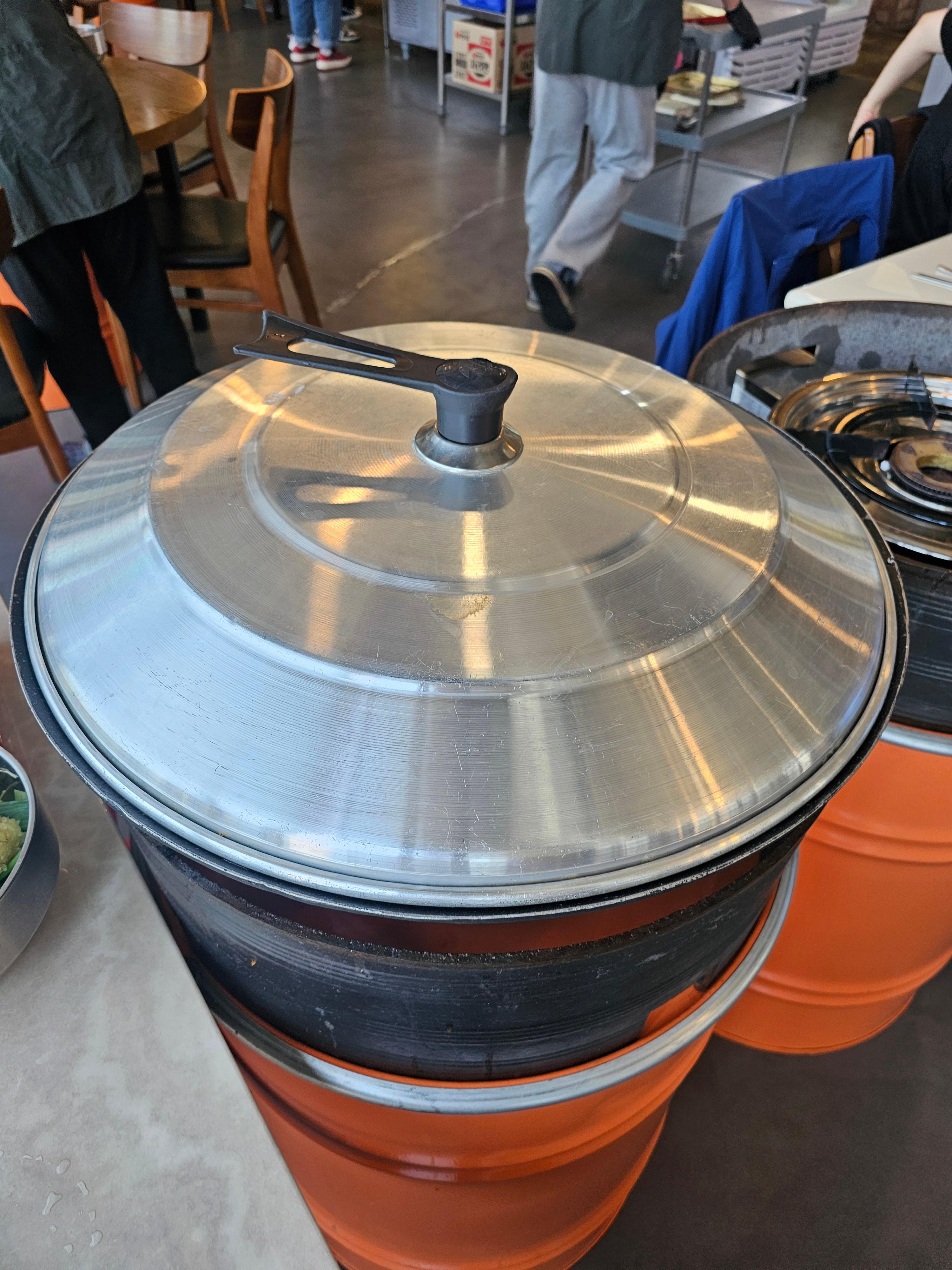 솥뚜껑 닭볶음탕