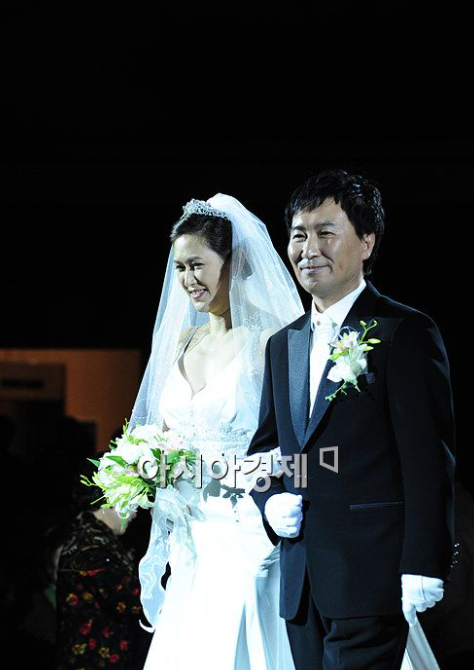 김용임 결혼식 사진│시댁 반대를 극복하고 사랑을 선택한 김용임과 남편 서성웅