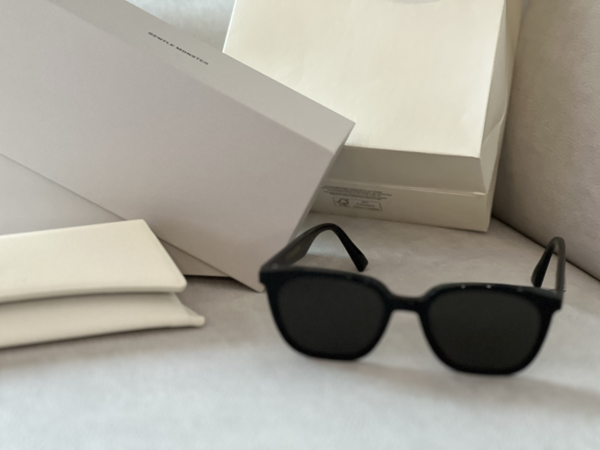 동탄-롯데배화점-젠틀몬스터-선글라스-릴리트01