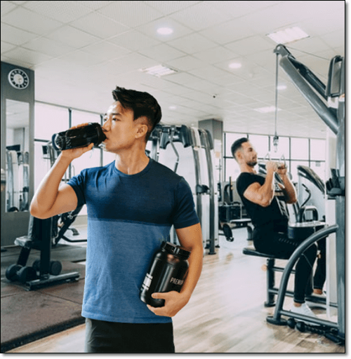 운동후 l글루타민 먹는 남성