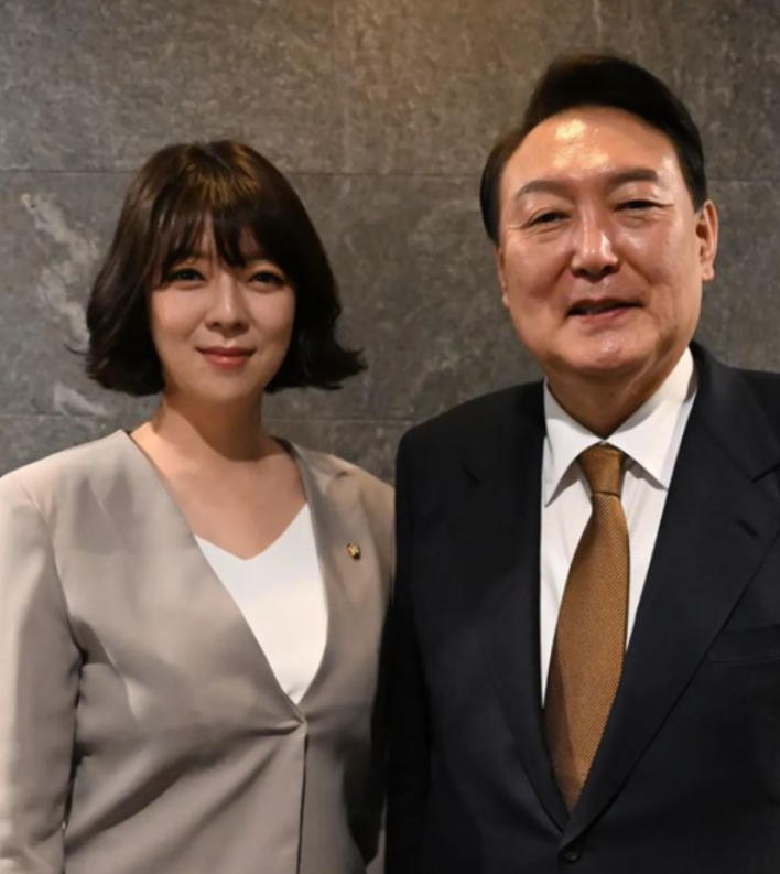 배현진
