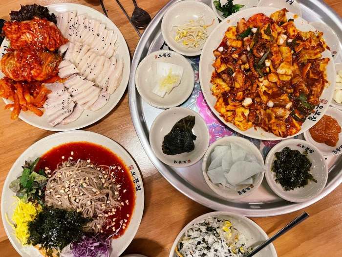 돈쭐내러왔습니다 쟁반카세 가브리 수육 전골 직화 낙지볶음 보쌈 먹방 서초 교대 맛집 이영자 백지훈 오범석 방송 소개