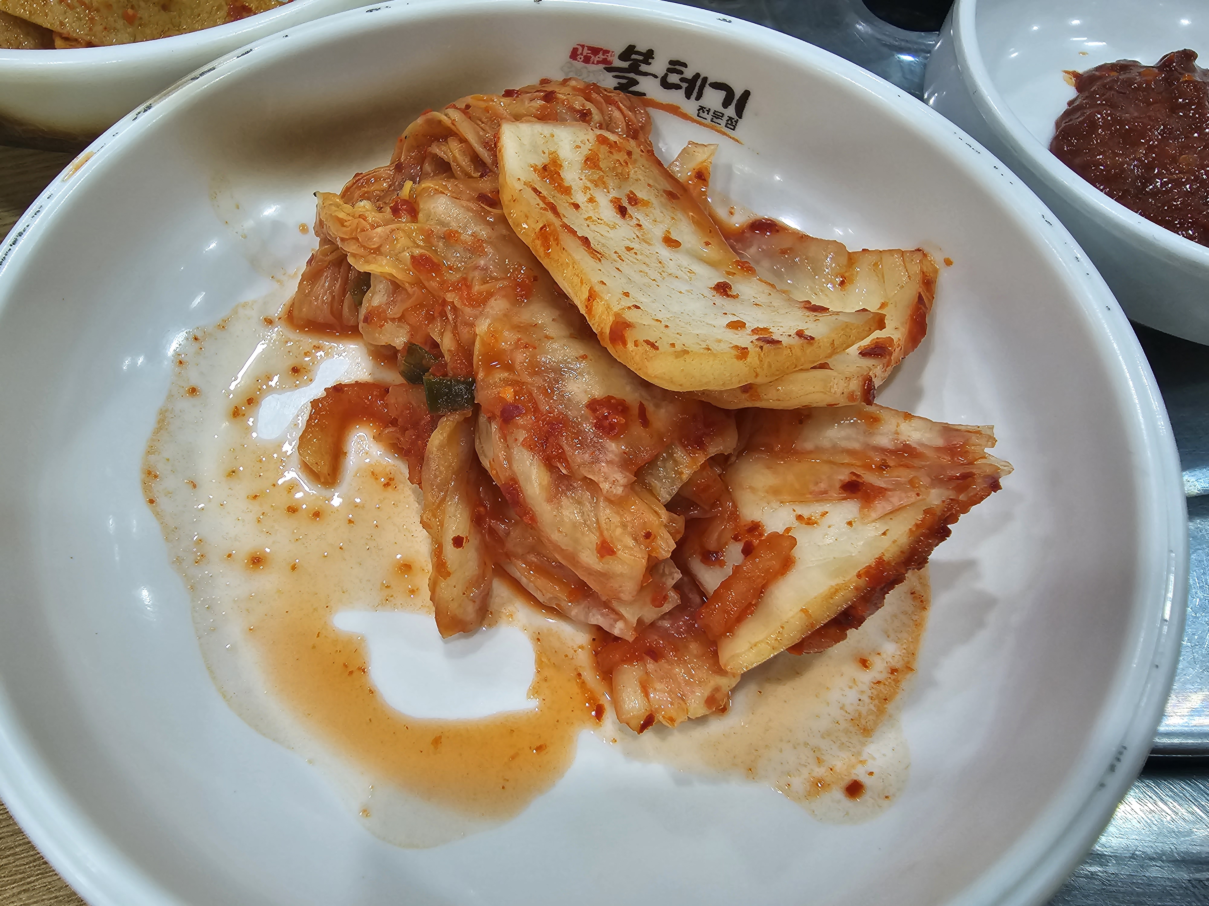 인천_서구_석남동_강가네볼테기_김치