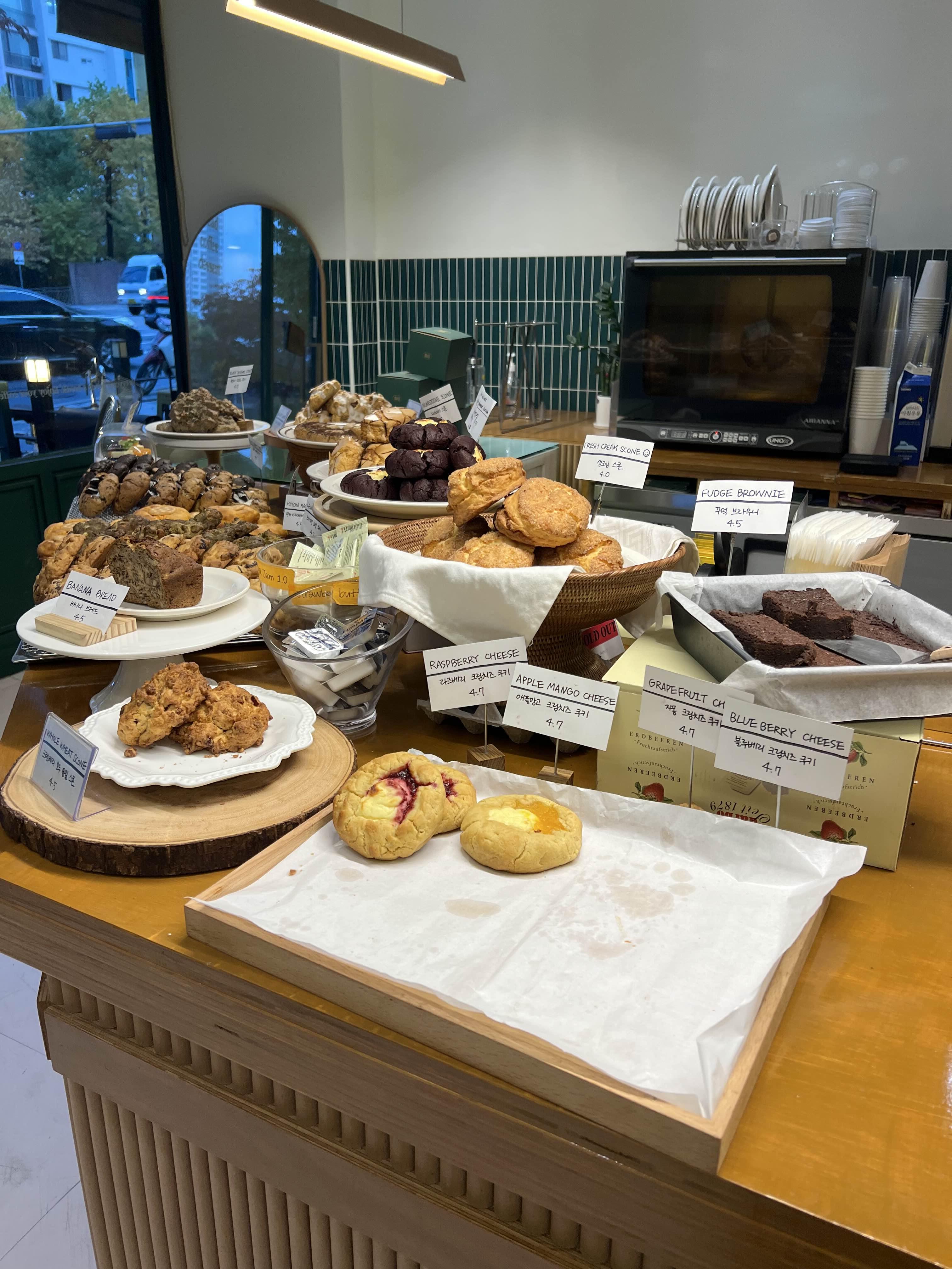 브라우니-꾸덕-버터-곡물-크림치즈-애플-망고