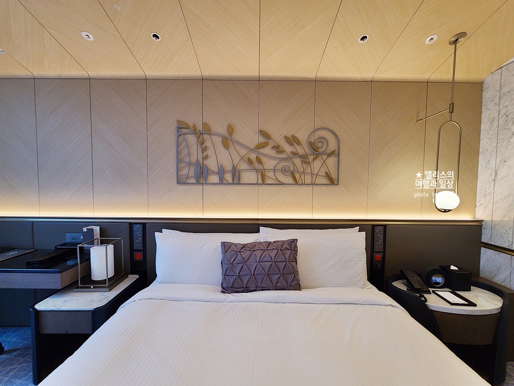 페어몬트 앰배서더 서울, 페어몬트룸 (킹사이즈 베드) 후기