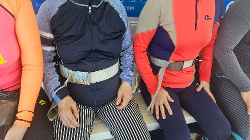 할머니-해외여행-씨워커-필리핀-스노쿨링