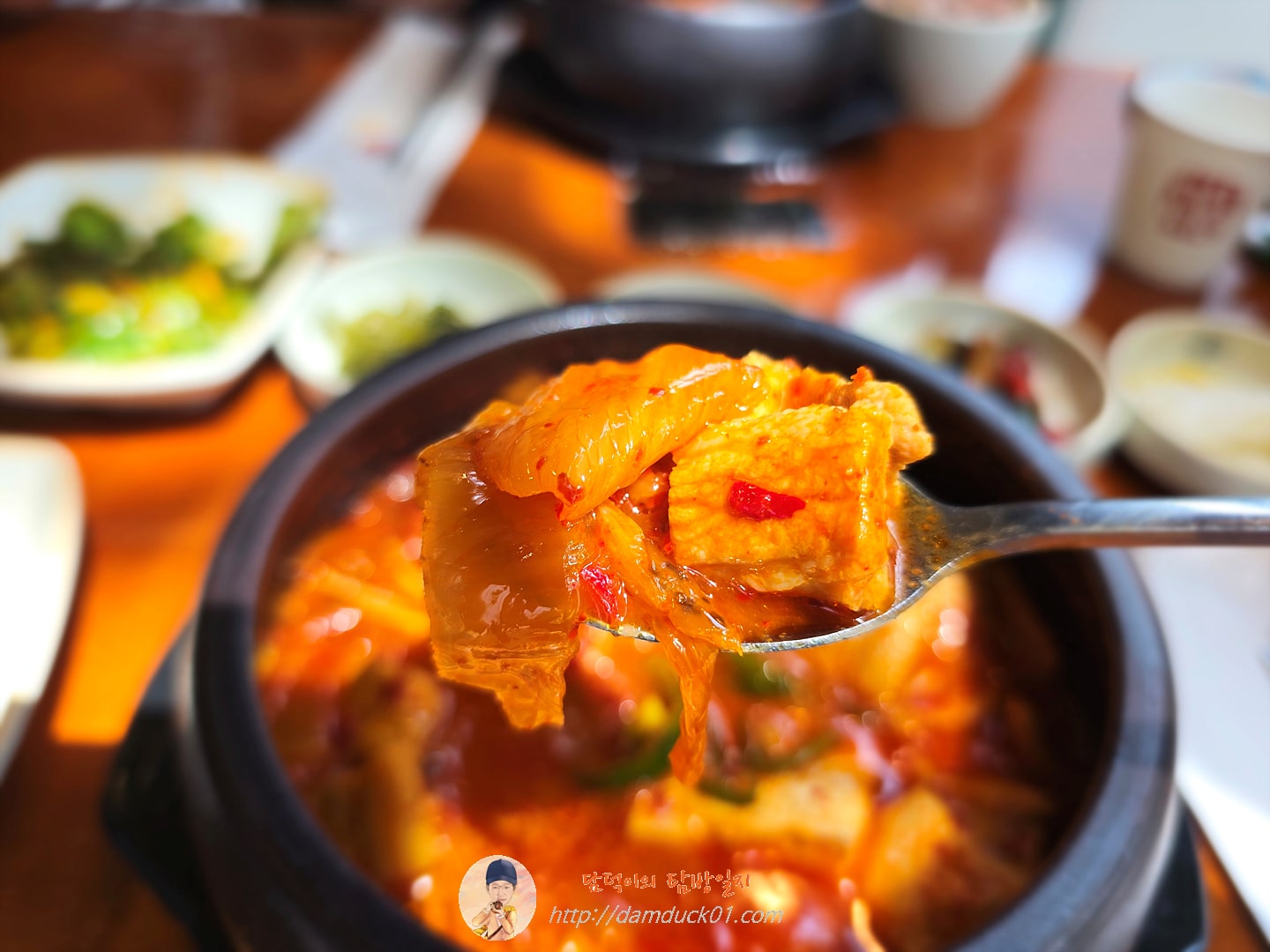찌개정식(고기듬뿍김치찌개)