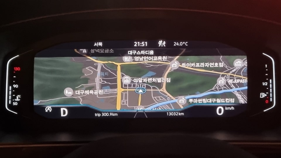 내비게이션 화면을 끌어온 모습입니다.