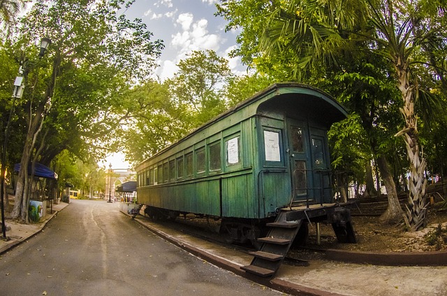 버려진 철길을 따라 걷는 하이킹 코스 (Abandoned Railway Hiking Trails in Los Angeles)