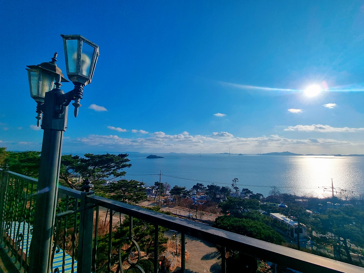 강화도 너머 석모도 노을이 예쁜 탁 트인 오션뷰 카페 &amp;#39;순간의순간&amp;#39;: 비건&amp;#44; 노밀가루 디저트&amp;#44; 무료 쿠폰