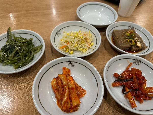 제주 한림 순두부식당 추천 반찬들