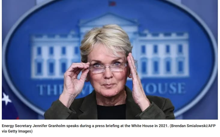 바이든은 눈 뜬 장님?...중국에 녹색에너지 통행증 발급?