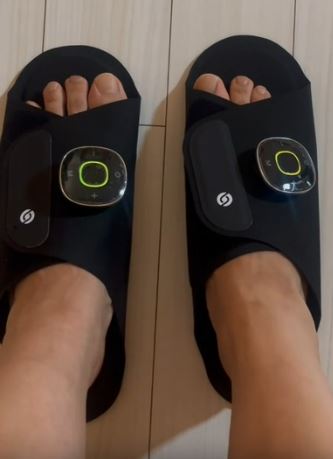혼바디라이니슈 발마시지 EMS 슬리퍼 착용모습