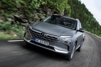 수소차 안전성 기술의 진화와 2026년 충돌&middot;화재 대응 시스템의 혁신