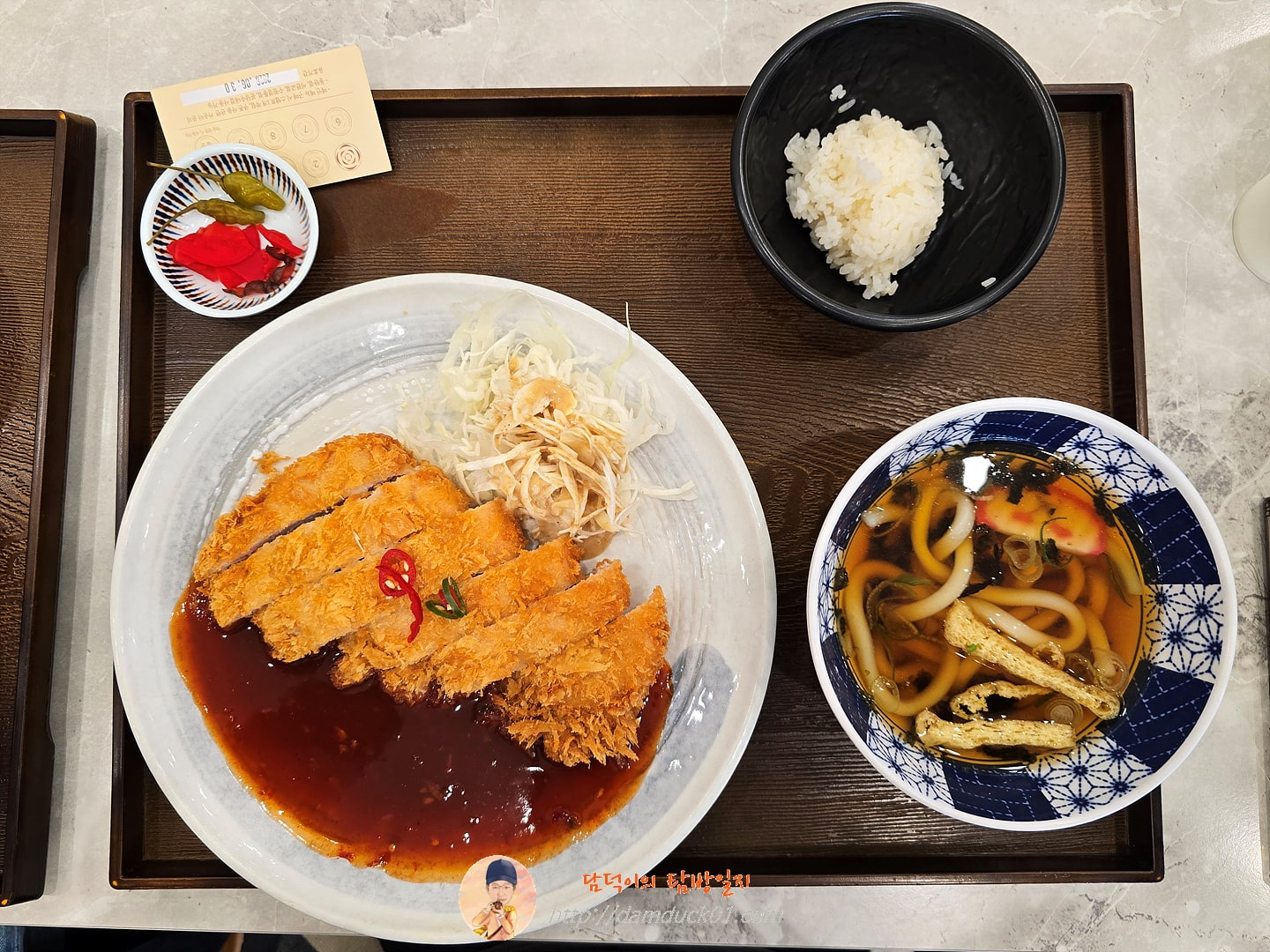 매콤로스카츠정식