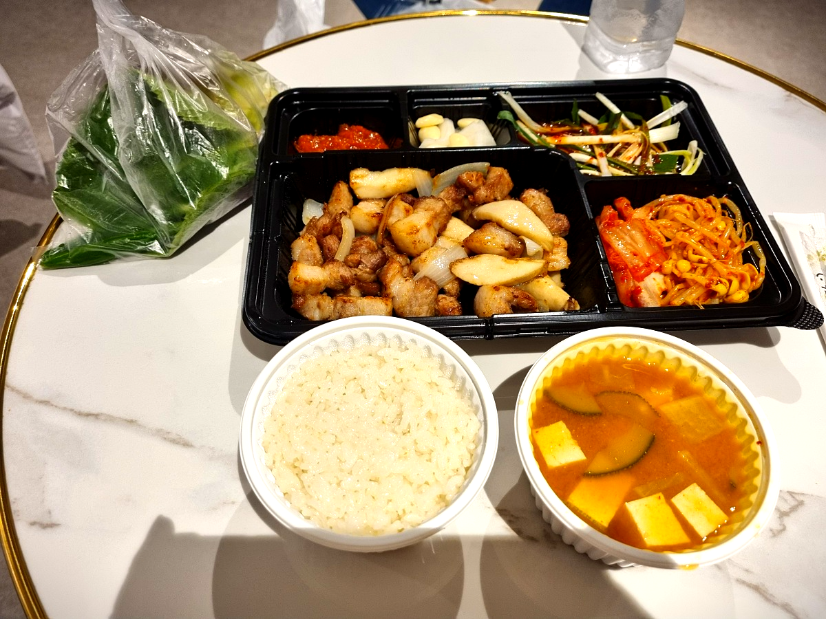 동해 천곡동 코스모스 호텔 후기 | 묵호·추암 이동 편한 5만원대 조식 포함 숙소